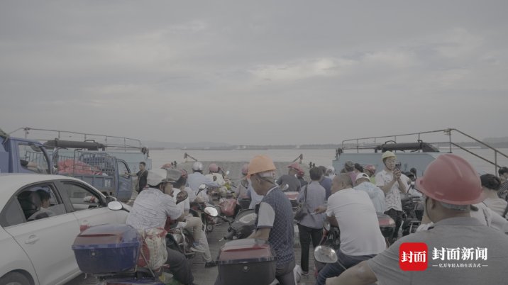  青年|新青年·上封面丨1998年洪灾被救的小孩如今冲在抗洪一线 江西江洲镇青年叶思勇：“自己的家乡，我们自己守护”