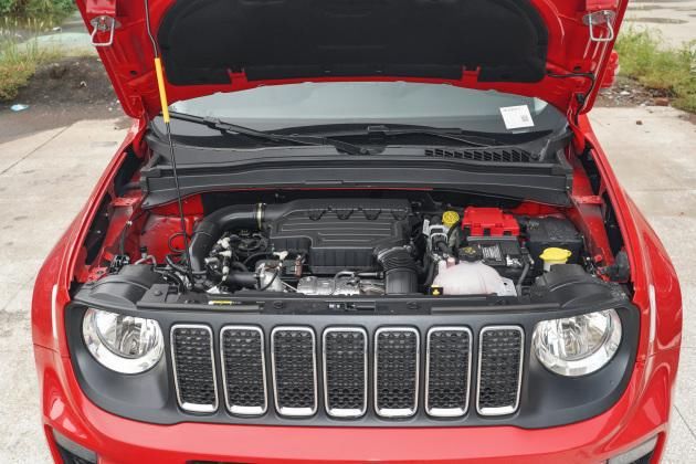 自由|紧凑型车之王！月薪8千也能淡定拿下！ 轩逸 vs 自由侠