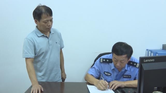 不文明|广丰交警：向“车窗抛物”说“不”