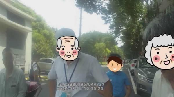  小宝|哥哥独自带3岁弟弟出门溜达 一转眼弟弟不见了……