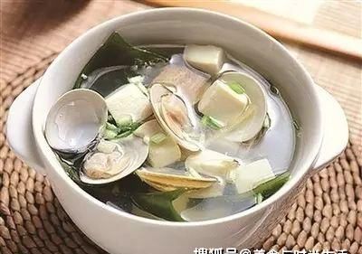  香浓|这是家庭主妇超爱做的快手汤，不用慢炖也好喝，味道香浓