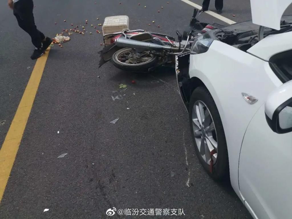  身亡|有点冤！309国道一摩托与小车相撞！摩托车乘坐人身亡！！