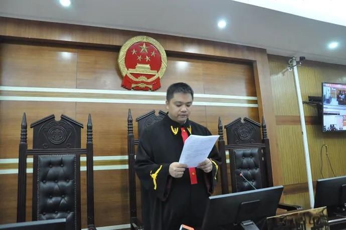 法院|法官看法官 | 奋斗正当时!以青春书写法院新篇章!