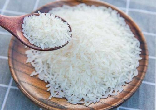  大米之中|三伏天，大米容易长虫子？超市大妈教你1招，1年不长虫，特干净