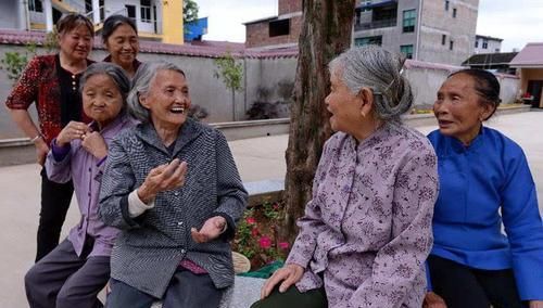享福|农村老人大多数宁愿呆在老家，也不愿进城享福，这是为啥？