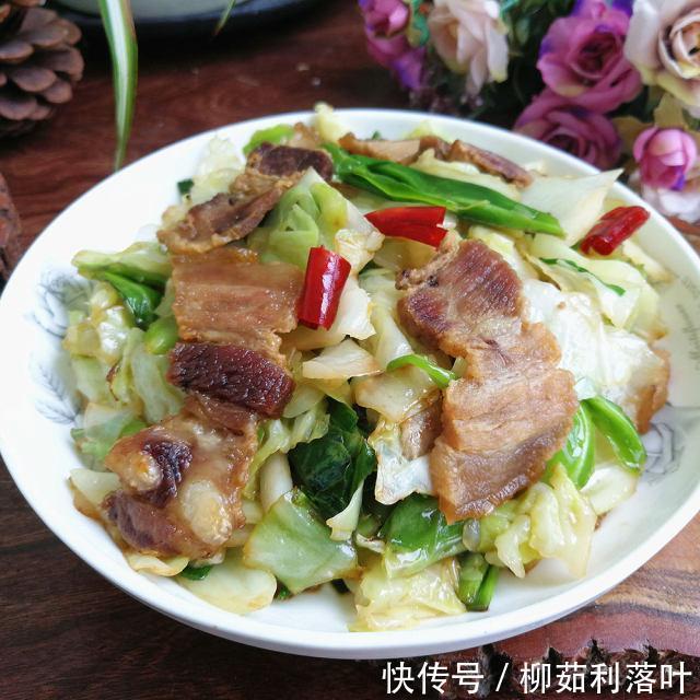 微辣|包菜炒回锅肉,肉香菜鲜,微辣可口