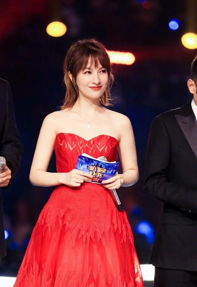  简单|吴昕再“丧”，都有“浪”起来的资本：这个女人，不简单