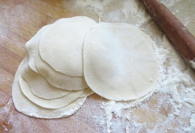 一口气|丈夫调饺子馅,韭菜里加了它,又香还不腻口,我一口气吃30个