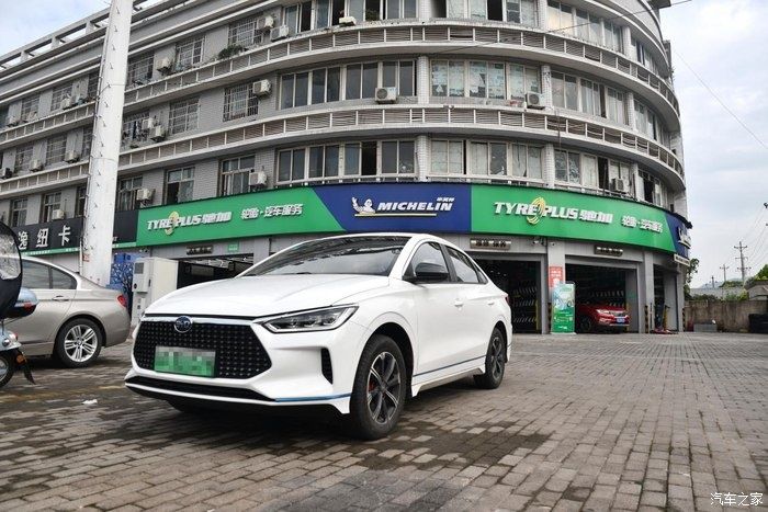  周末|周末和比亚迪e3一起，带孩子们出去玩儿！