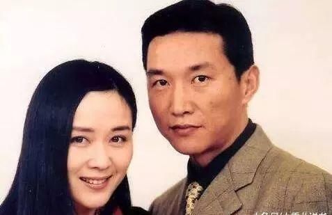 老婆|张子强被毙后,34岁老婆打扮艳丽,被4名古惑仔盯上,发生枪战!