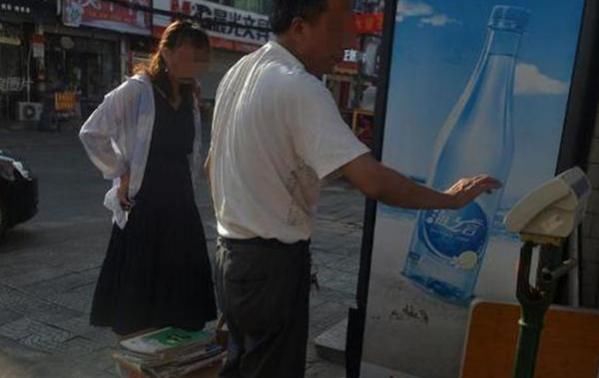  打印|粗心妈将3孩高考准考证卖掉，孩子大哭，妈妈淡定表示重新打印