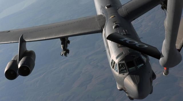  加油机|飞行员报告：在B-52轰炸机上飞行和战斗