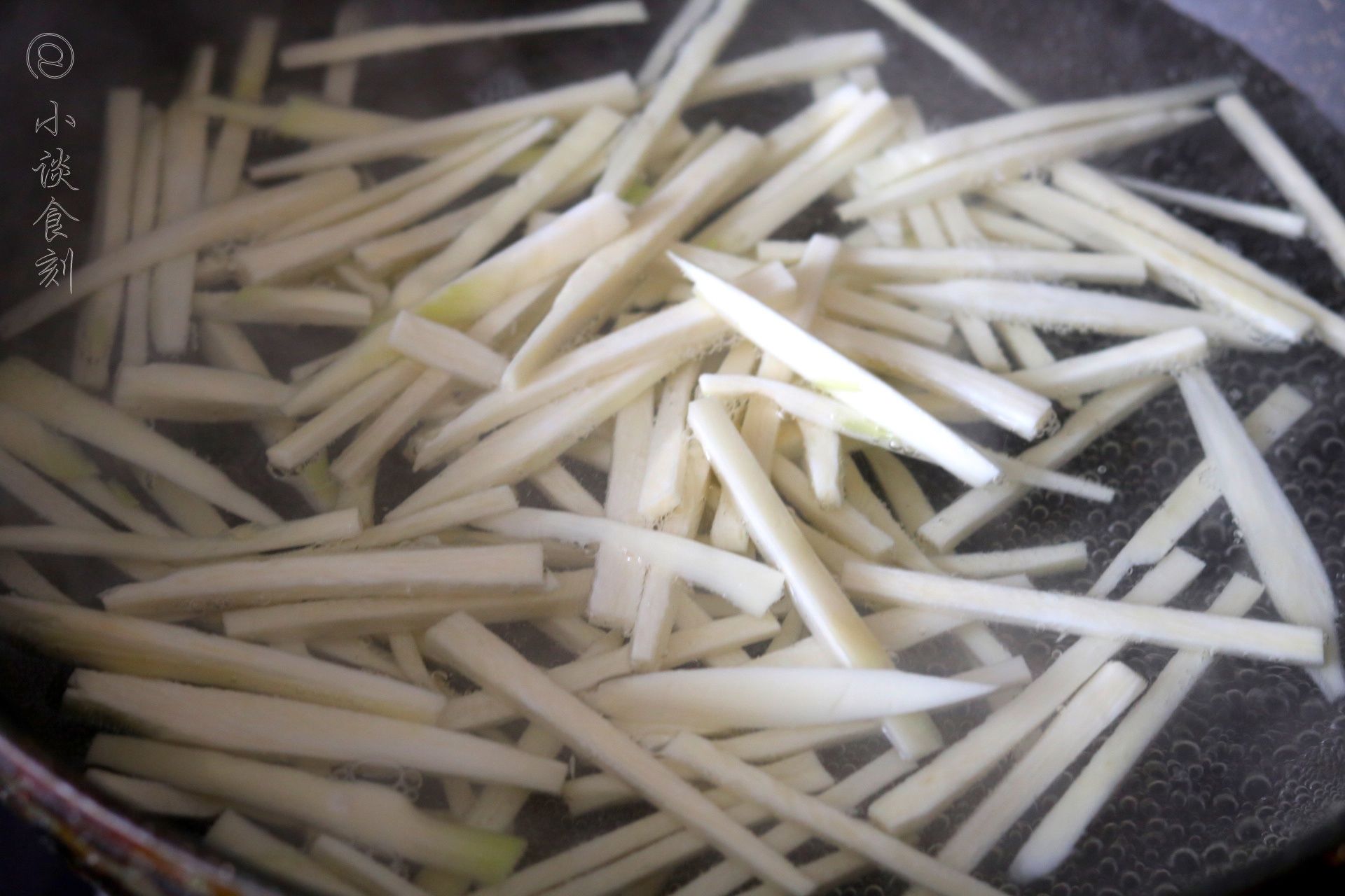 新鲜|田里掰来的蔬菜，6元一斤新鲜美味，秋天正当季，再不吃就下市了