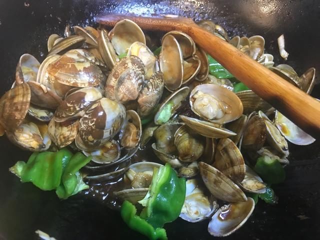  老公|此小海鲜营养还便宜，辣椒炒一炒，老公下酒，孩子就米饭