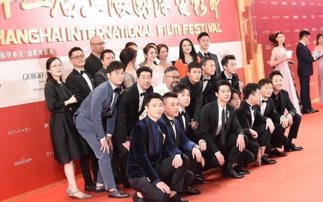 夺冠|影院复工后单日票房创新高,《八佰》为《姜子牙》《夺冠》热场?