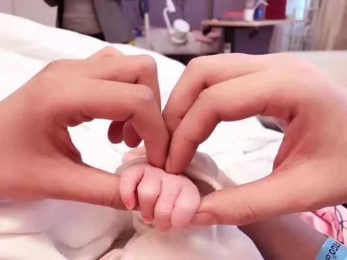  显摆|36岁弟媳朋友圈晒外孙惹怒姑姐，“女儿都被你毁了！还有脸显摆”