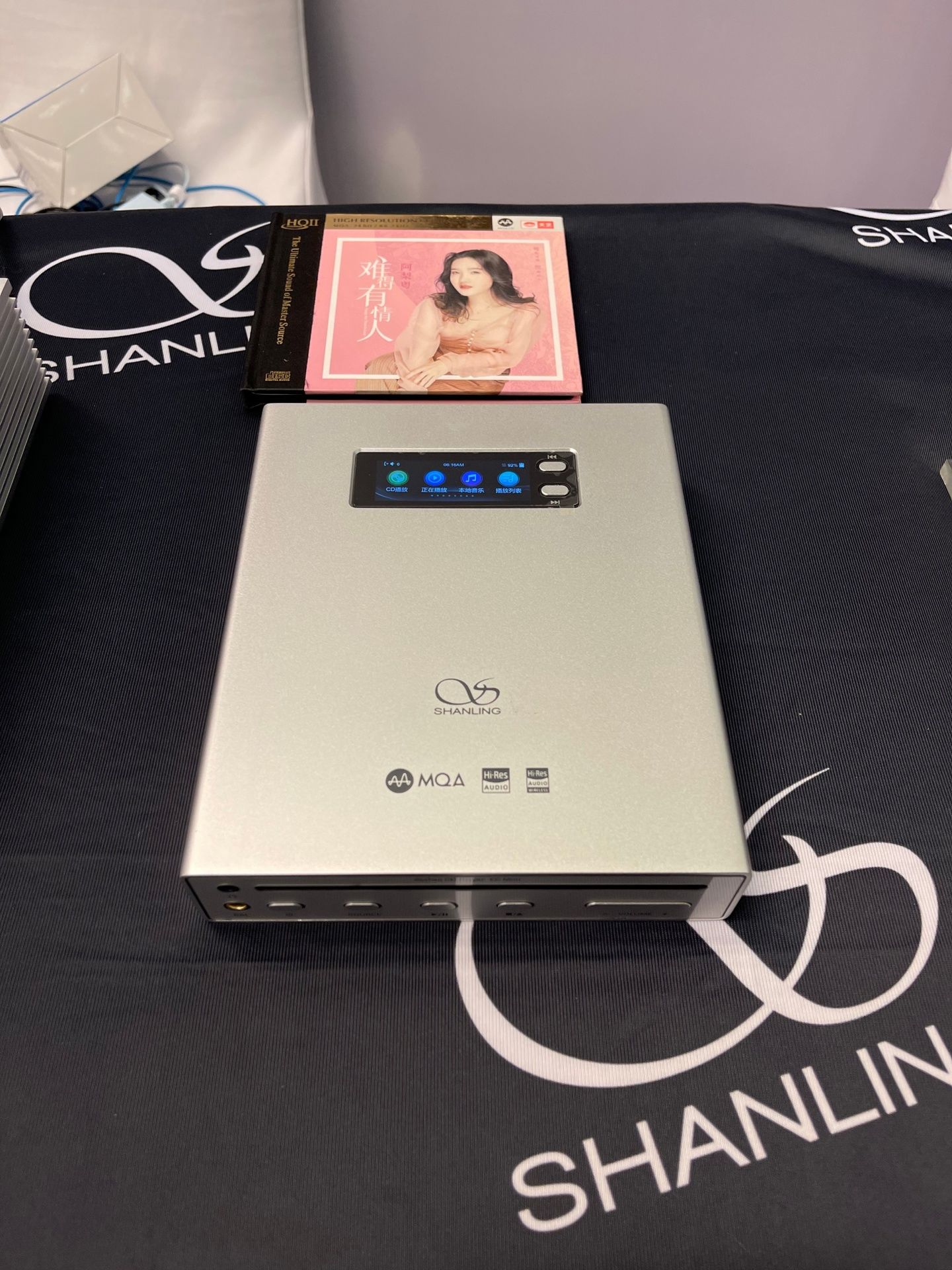 山灵展示新款 EC MINI 便携 CD 机和旗舰 12 单元圈铁静耳塞