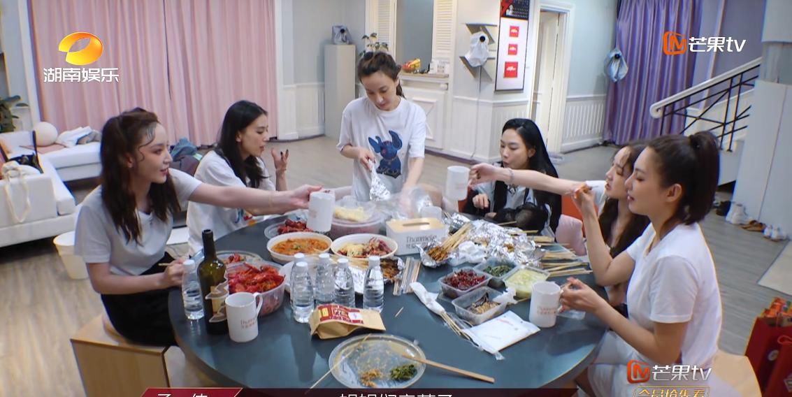 淘汰|继沈梦辰后,孟佳淘汰再迎送行“盛况”,张含韵失约不够厚道?