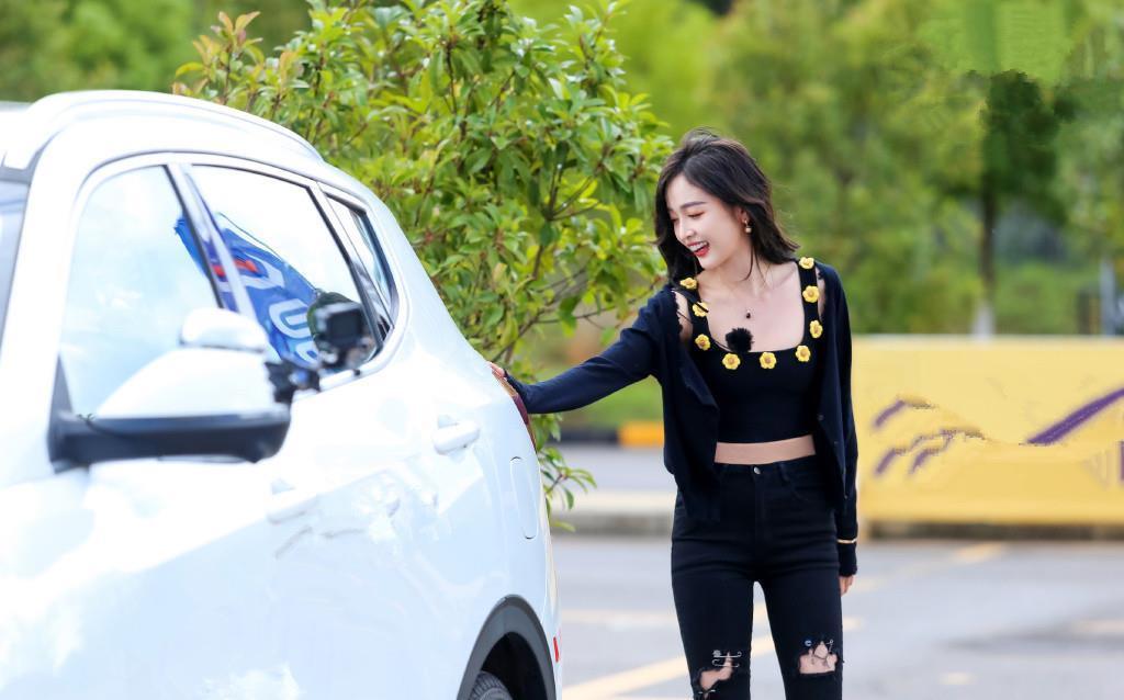 参加|戚薇、周深、霍尊参加驾考,但观众最想看的,却是他们被教练骂