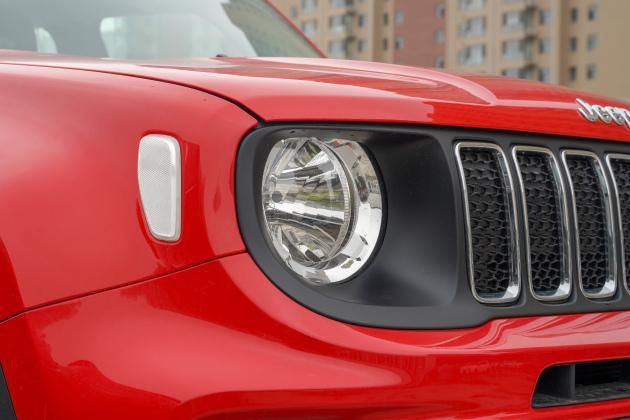 自由|紧凑型车之王！月薪8千也能淡定拿下！ 轩逸 vs 自由侠