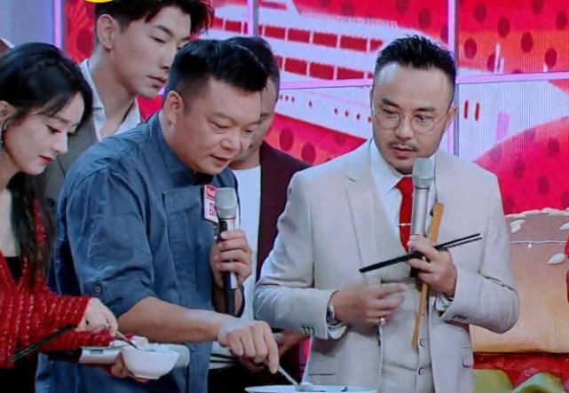  粉丝|赵丽颖看到卤肉，立马拿碗盛，看到她给谁吃了？粉丝直呼羡慕