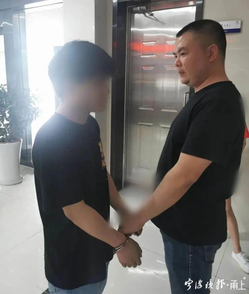 女友|23岁小伙同时交往5个女友!被抓后,他竟提出这种要求…