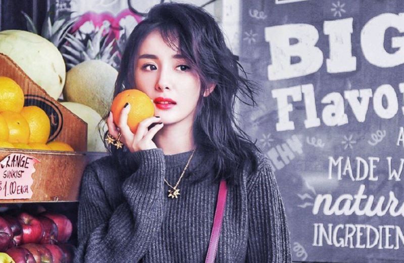  杨幂|继鞠婧祎节目被爆用垫肩后，杨幂被扒出假屁股，女明星为了美太拼