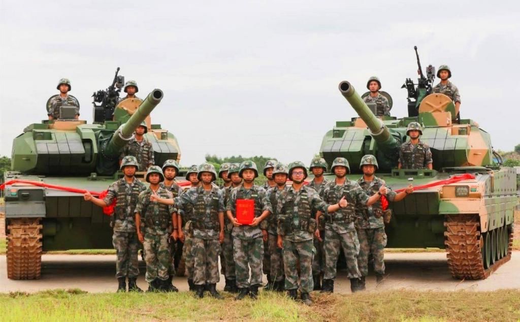 未来|15式坦克，一款高度模块化的火力平台，未来还能开启主战坦克模式