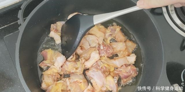 待客|待客桌上一定要有的一盘鸡,教你新做法,鲜嫩又入味,简单又开胃