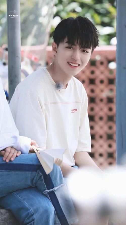  帝国|一人扛起时代俊峰，霸总的王俊凯，凭什么做帝国队长？