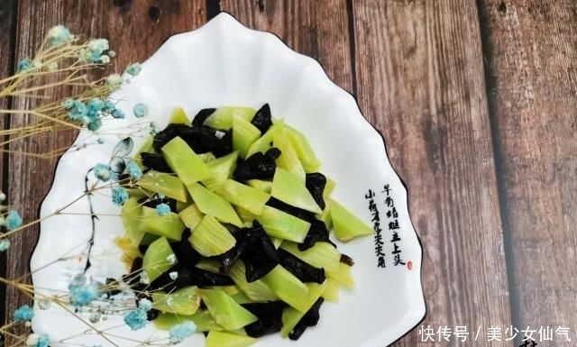  夏季|热量仅次于冬瓜的低卡食材，夏季要常吃，酸爽美味，3分钟上桌