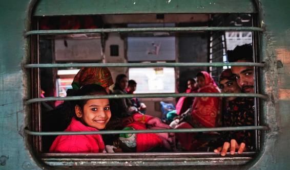  嘲笑|被很多人嘲笑的印度火车，其实一点都不沙雕