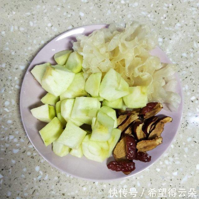 银耳|苹果银耳羹,甜甜润润,适合秋天干燥的气候