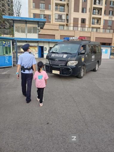  驾驶员|6岁小女孩独自乘坐公交车 热心驾驶员帮忙寻家人