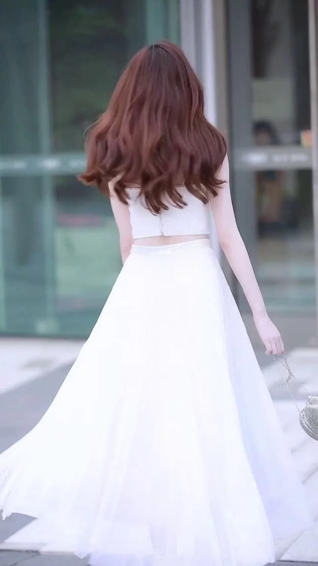  漂亮|模特漂亮，越看越爱，越看越喜欢，白色长裙