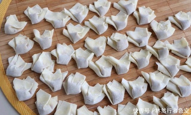 秘诀|肉馅馄饨又干又柴?教你一个鲜美的秘诀,调馅把握2点