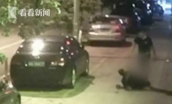 保安|“我爸是公安局副局长！”男子不肯挪车还狂殴57岁保安半小时，视频看气炸！结果一查…