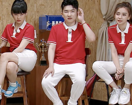  故意|Baby得罪《跑男》修图师？故意把她的腿，P成蔡徐坤的2倍