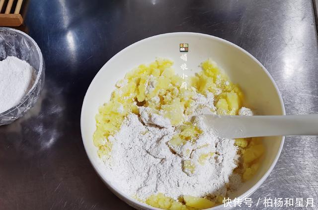  劲道|土豆新吃法，细腻爽滑，柔软又劲道，一口一个吃得过瘾又饱腹