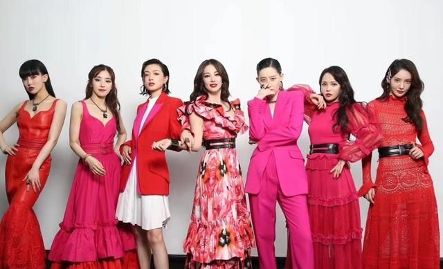  万茜|《浪姐》成团名单，万茜却另有想法，说出心中名单：不愧乘风破浪