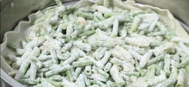  老公|教你一道最简单的蒸菜，蒜蓉蒸豆角出锅，老公工资都要上交