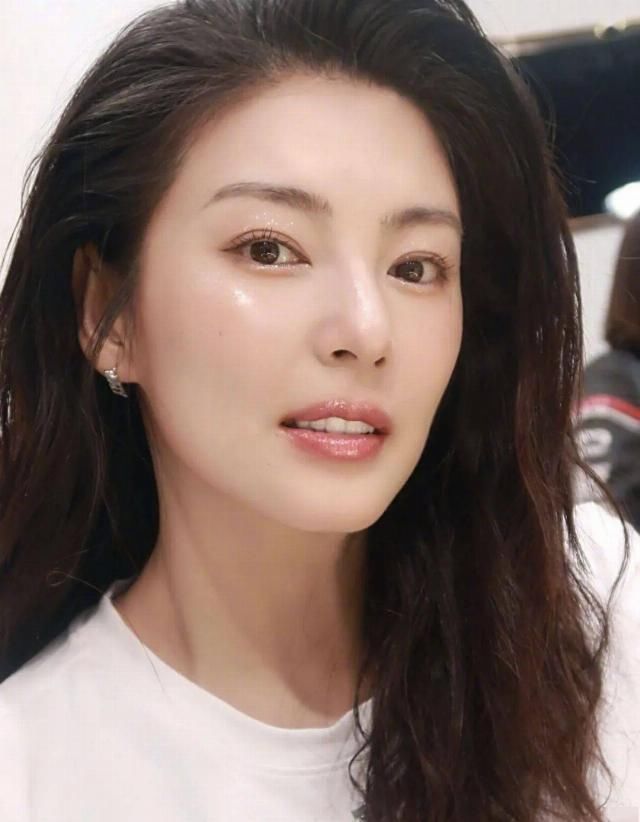  琦琦子|浪姐二公！姐姐们的妆发“翻车”了？！