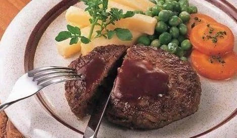 服务员|自己去吃牛排，不敢去上厕所服务员刀叉如此摆，我们就不收