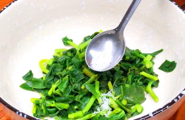  满满|三伏天，吃苦瓜不如吃它，隔三差五吃，天再热也精神满满