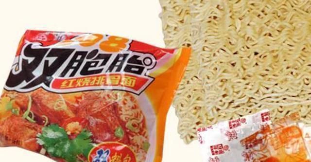 康师傅|康师傅方便面为啥被烫成波浪卷网友看完制作过程,我被治愈了