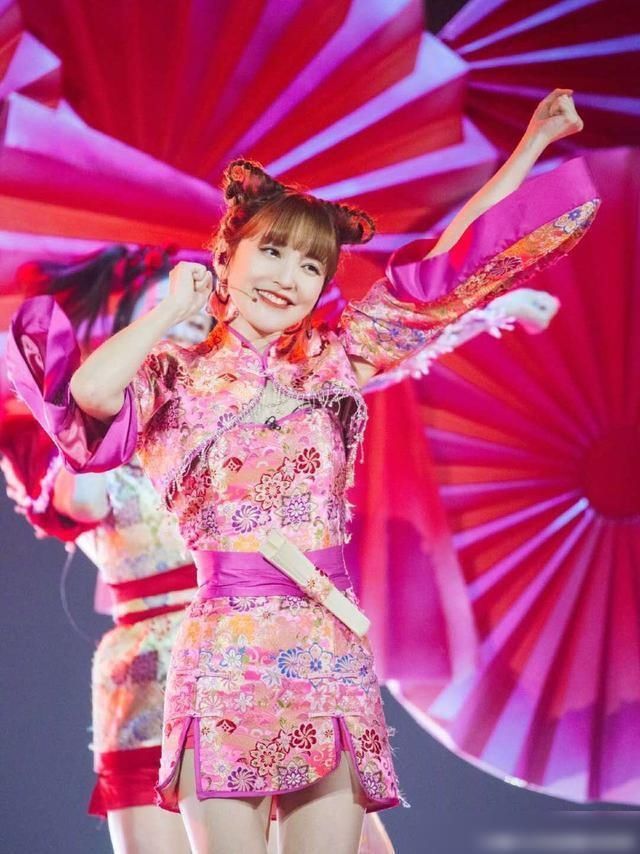  失误|金莎舞台失误痛哭，适合舞台却遭淘汰，“划水”却能“坚守”？