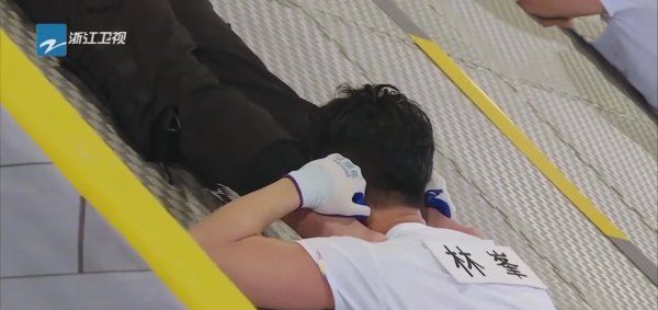  魏大勋可|跑男“最大牌”嘉宾, 开场30分钟才现身, 全程话最少却镜头最多