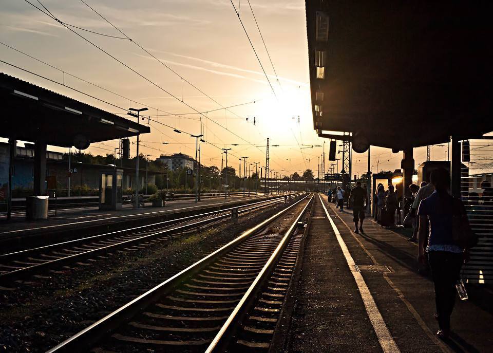 过年|“月薪1万，过个年花3万”有一种“怕”过年，是因为太穷