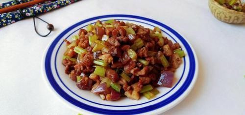  烤羊肉|羊肉家常菜，一点都不腥，成品还有烤羊肉的嚼劲