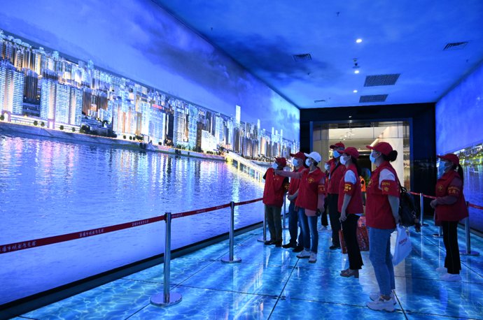  价值观|观城市发展、品沁人书香，用行动践行社会主义核心价值观！